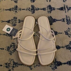~Universal Thread Cream/White Sandals